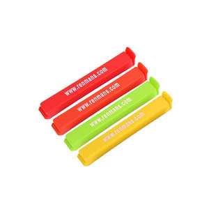 QM Amazon hot sale 11cm plastic gift bag clip promotion plastic food bag clip bread bag clip